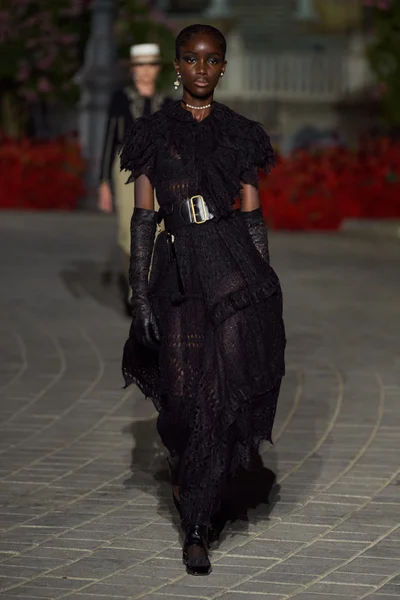 Look 76